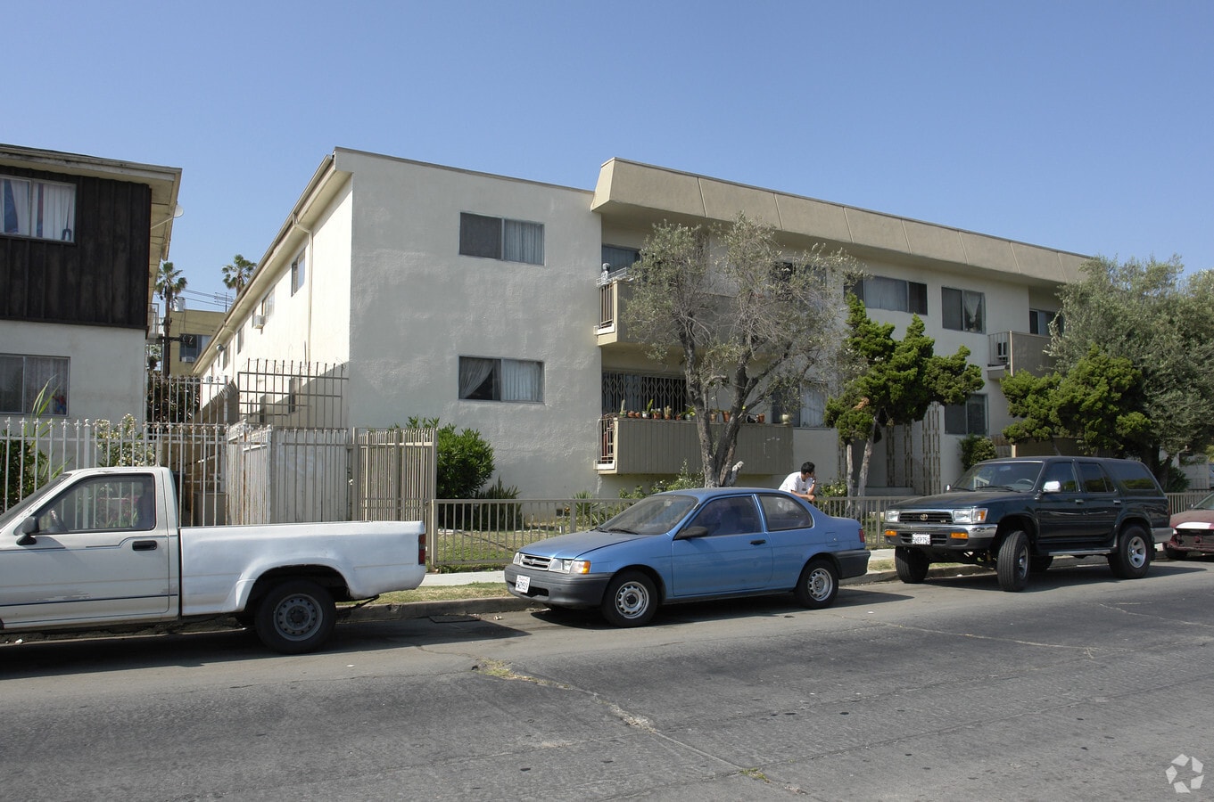 Photo - 5427 Romaine St