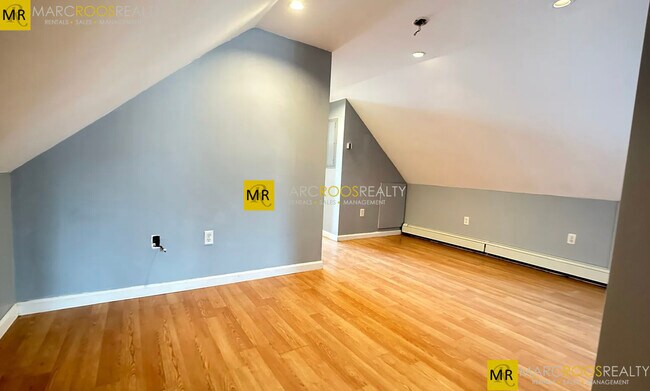 Photo - 16 Priscilla Rd