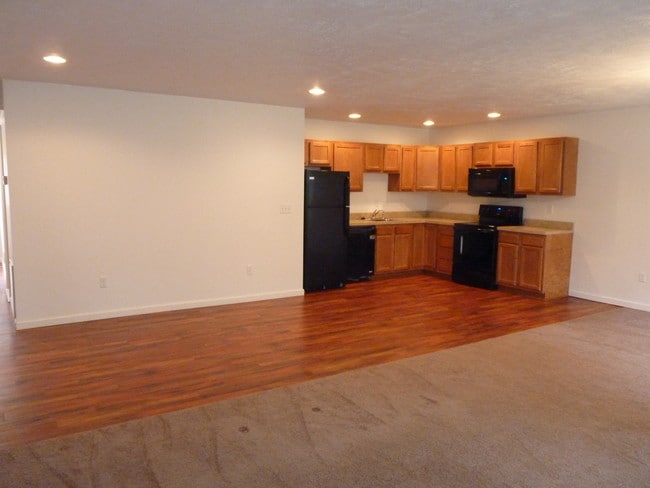 Photo - 724 Greenlawn Rd