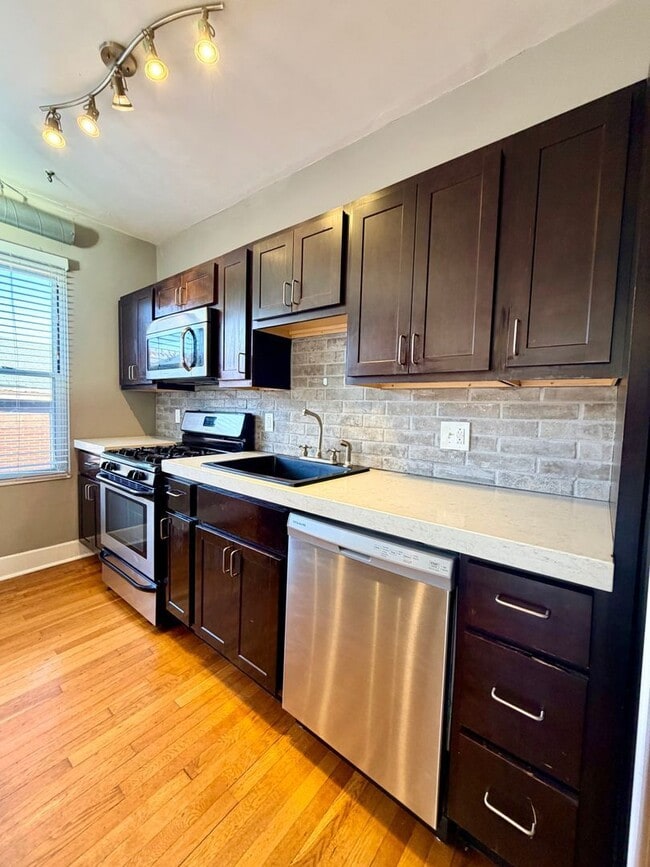 Photo - 6407 Bartlett St Unit 2