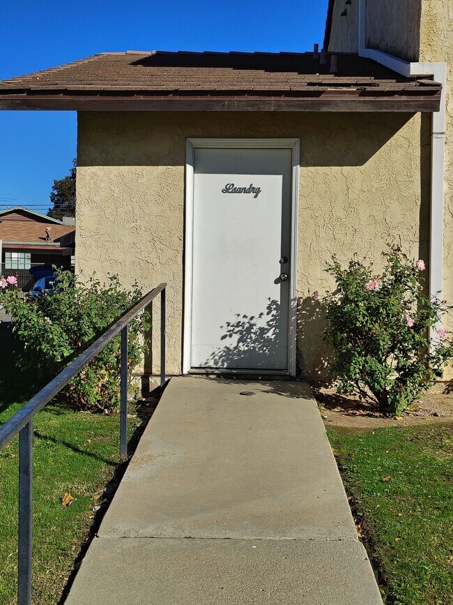 2401 Christmas Tree Ln Unit 013