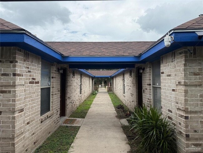 Building Photo - 20 Diamondhead Ave