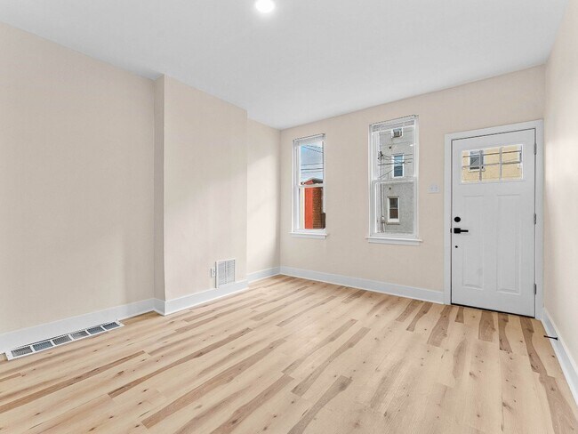 Photo - 2430 N 4th St