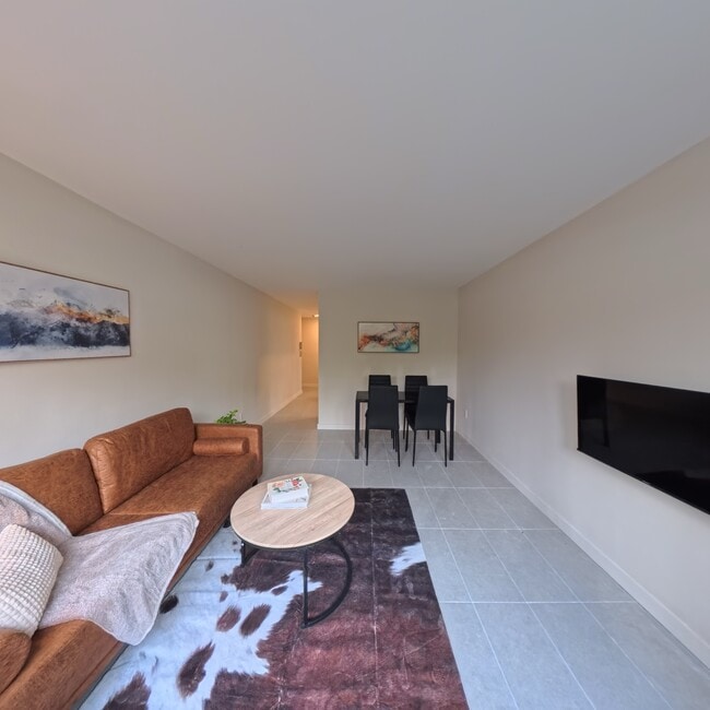 Building Photo - 1540 Haro St Unit 201