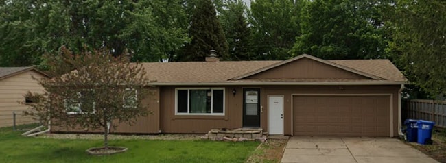 Building Photo - 5 bedroom 3 bathroom! Rental