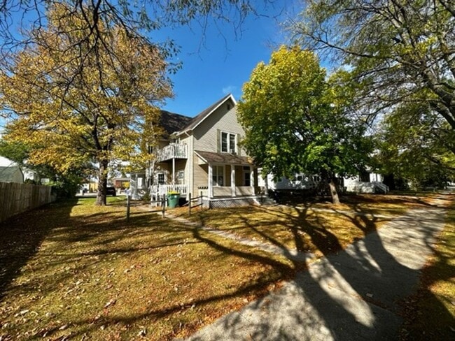 Photo - 338 S Quincy St Apartamento Unidad B
