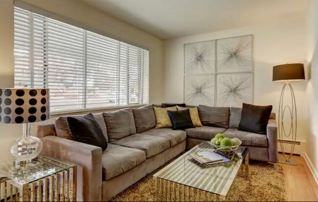 Building Photo - 805 S Ogden St Unit 805 S. Ogden St