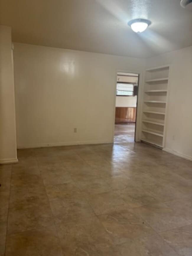 Photo - 5866 Kinder Dr