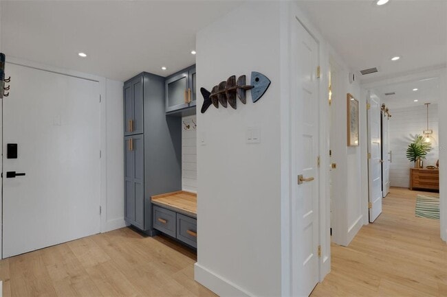 Photo - 4360 Chatham Dr Unit 108