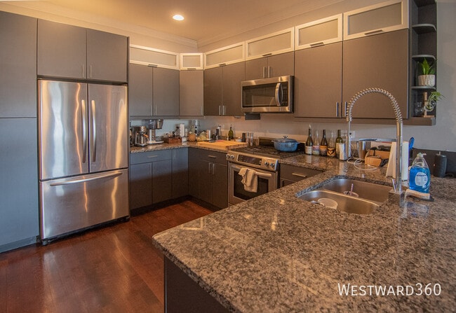 Photo - 1033 W Monroe St Unit 4