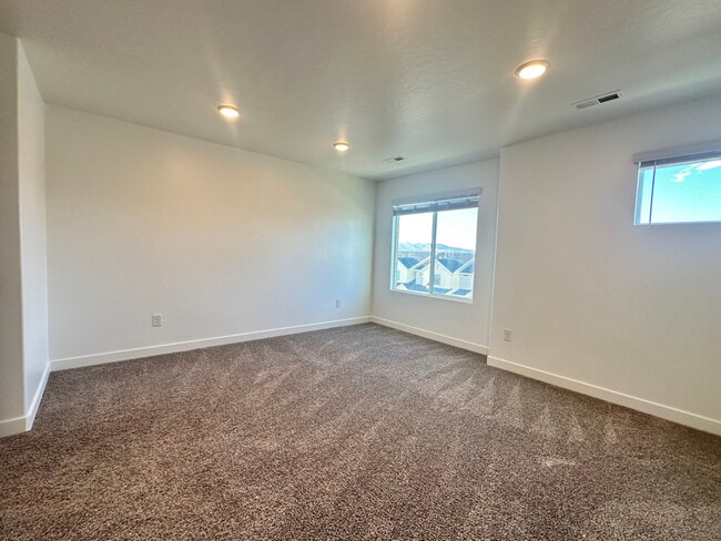 Photo - 1089 Waterway Ln