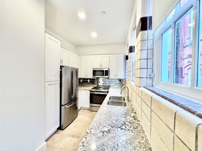 Photo - 2102 Mechanic St Unidad 307