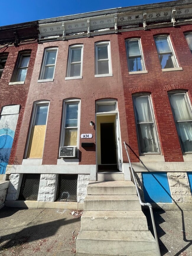 Building Photo - Renovated Row - Baltimore Rental