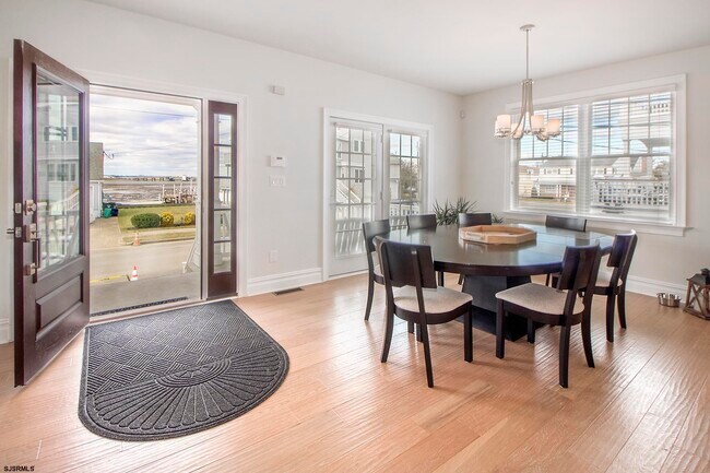 Photo - 8510 Fulton Ave