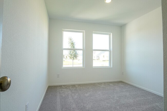 Photo - 2718 Pebble Whisper Dr