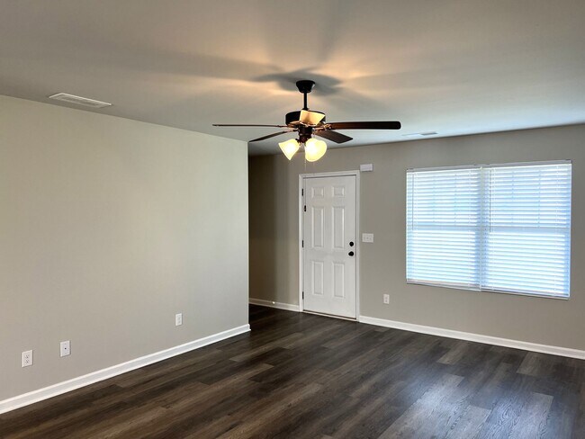 Photo - Sub South!! Close to Macon and RAFB