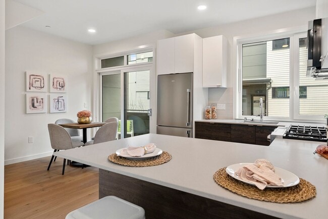Photo - Beautiful Eastlake Condo