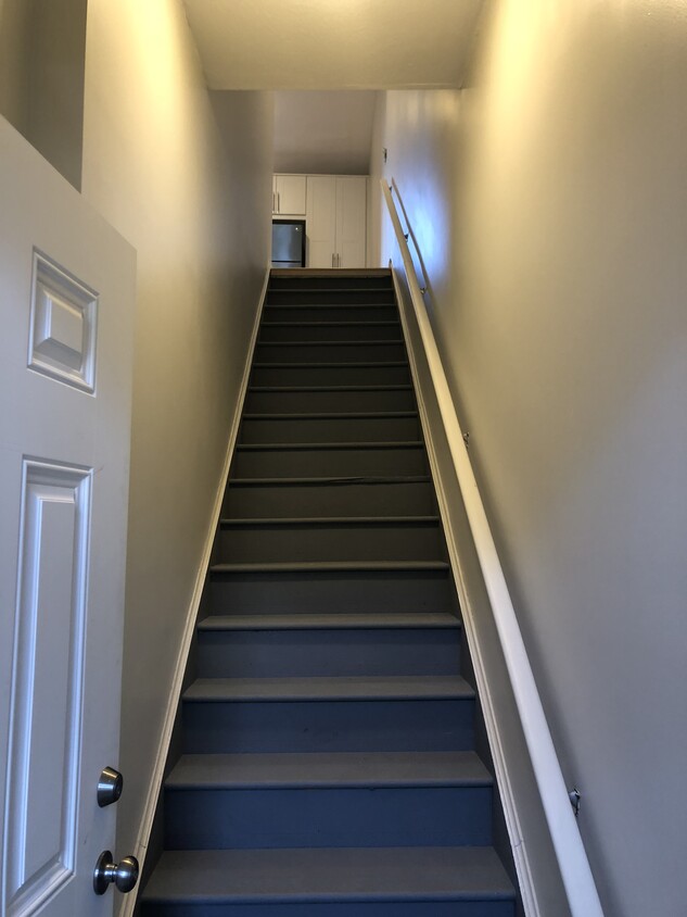 Entryway. - 836 Western Ave (Pittsburgh, PA)