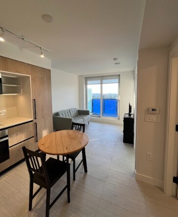 Photo - 5058 Joyce St