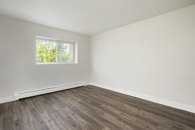 Photo - 470 Wellington St N