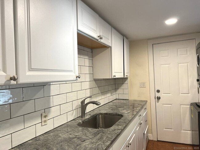 Photo - 694 Boston Post Rd