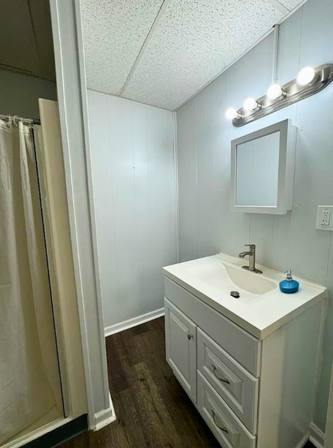 Completely Remodeled Spacious One-Bedroom Apartment First Floor