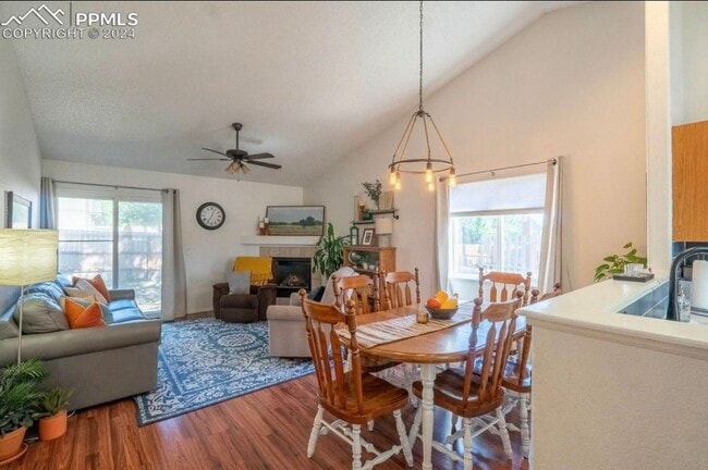 Photo - 2620 Weyburn Way