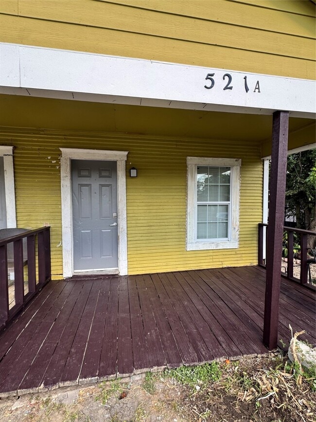 Photo - 521 Rosamond St