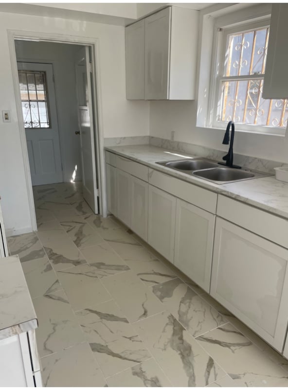 Photo - 8724 Ruthelen St