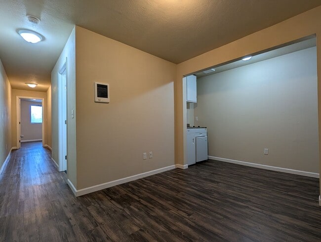 Building Photo - Great 1-bedroom, 1-Bath Apartment In Springfield With On-site Laundry!