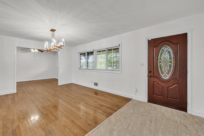 Photo - 318 Tyrone Rd