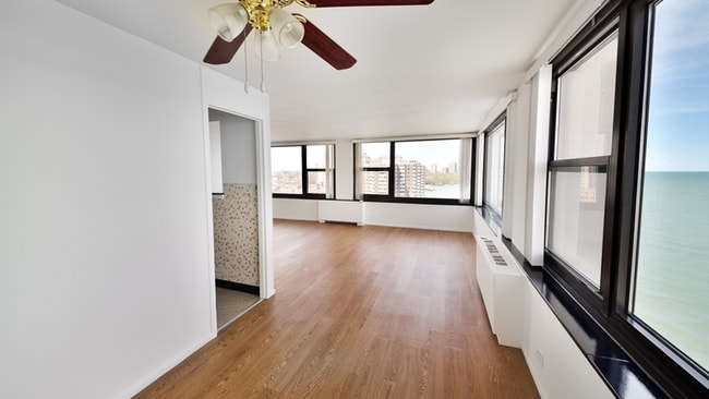 Photo - 7447 S South Shore Dr Unidad 2 bedroom