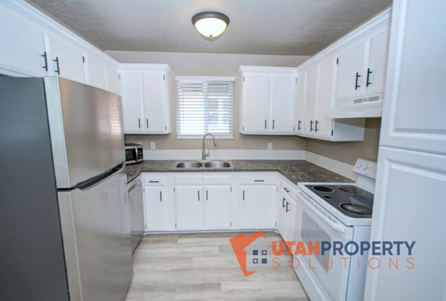 Building Photo - 1914 S 900 E Unit B