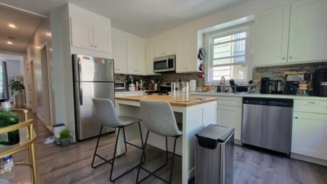 Building Photo - 46 Brookley Rd Unit 2 Rental