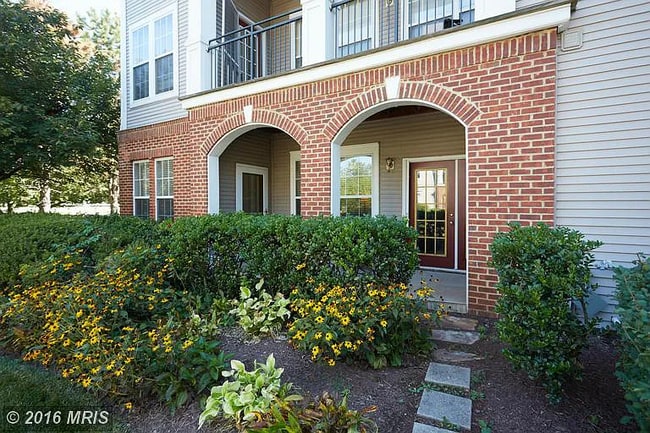 Building Photo - 20417 Riverbend Square Rental