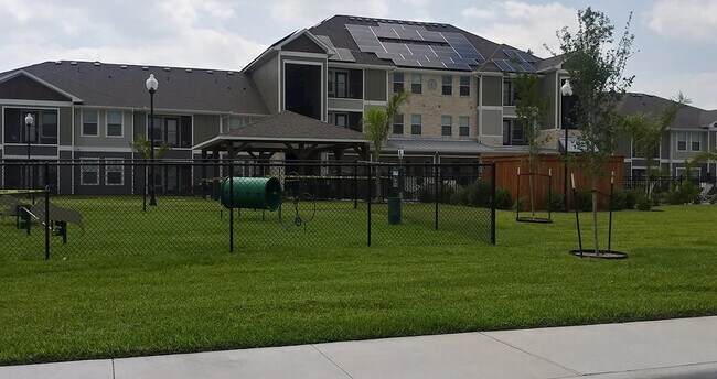 Photo - Silver Spur Apartments