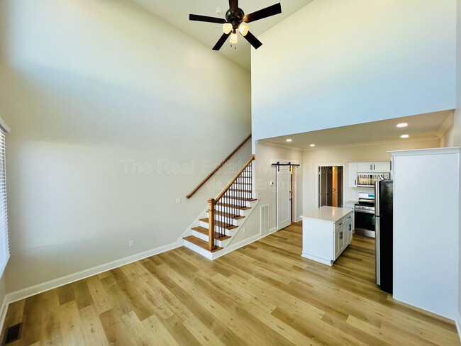 Photo - 1904 S Holly St