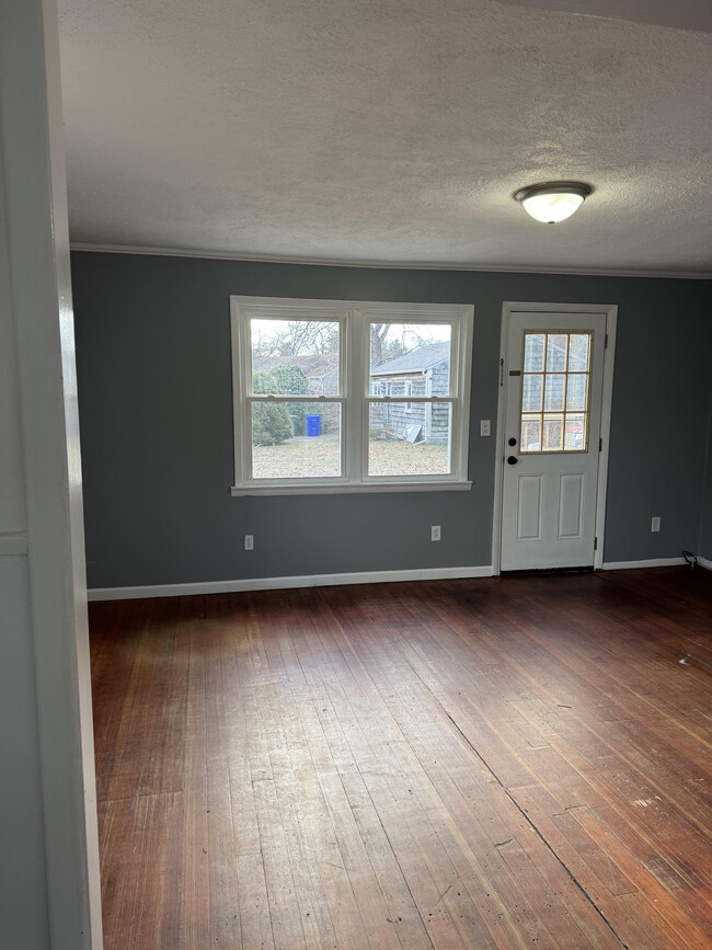 Living Room - 10 Birmingham Ct Townhome