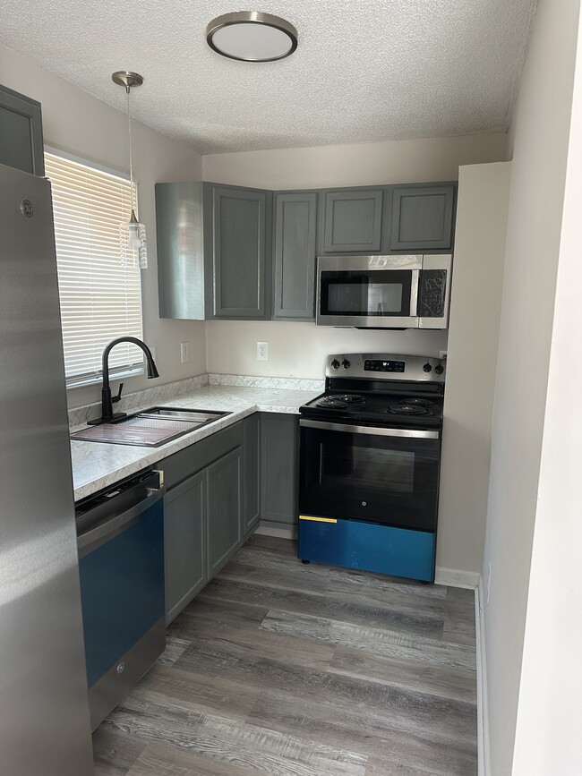 Photo - 200 Charles St