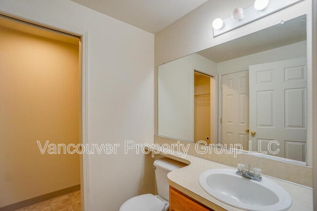 Photo - 11715 NE 31st St