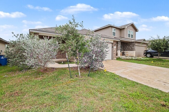 Photo - Beautiful Home in The Links at River Bend | Golf Course Community Living