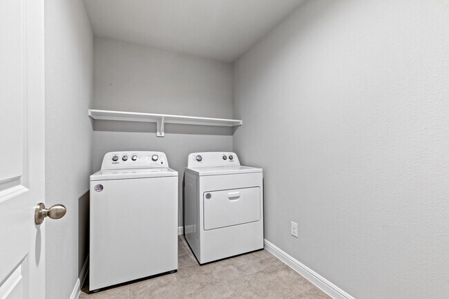 Photo - 128 Forsyth Rd