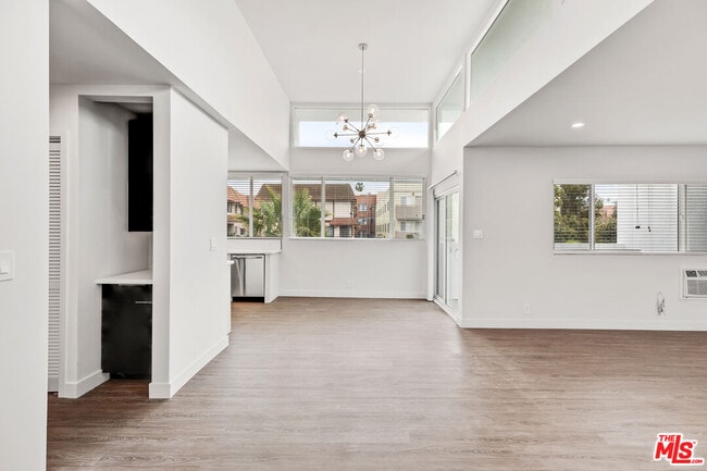 Photo - 1117 S Bronson Ave Unit 8