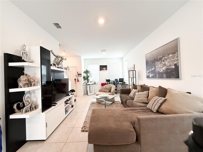 Photo - 2033 Viewfinder St