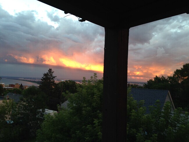 Vista desde la unidad de arriba 2 - 432 E 7th St Unidad 2