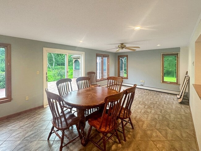 Photo - 85 Debbie Dr