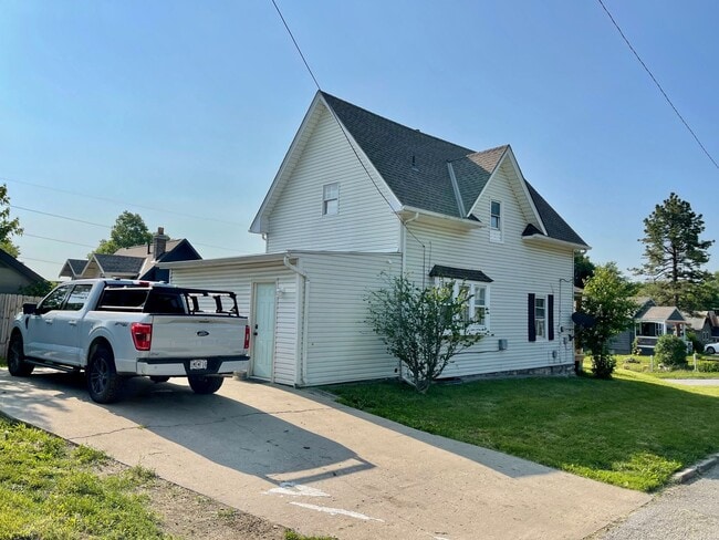 Photo - Updated House on Hilltop