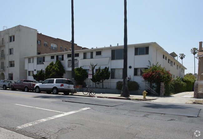 Building Photo - Val D' Kingsley LLC