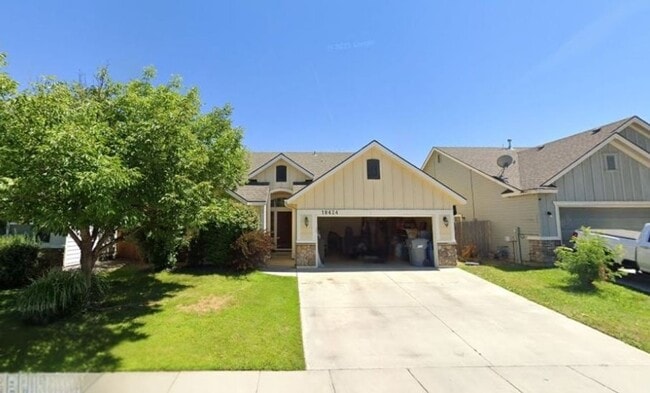 Building Photo - 18424 Spicebush Ave