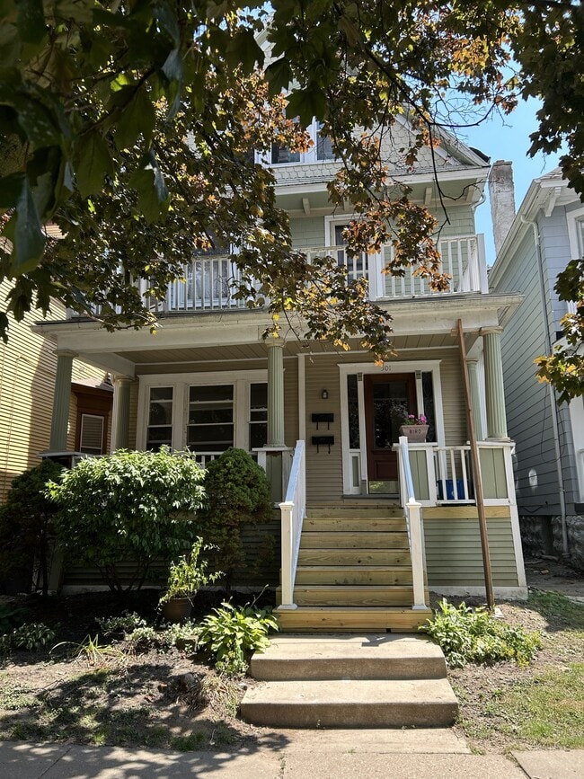 Building Photo - 501 Bird Ave